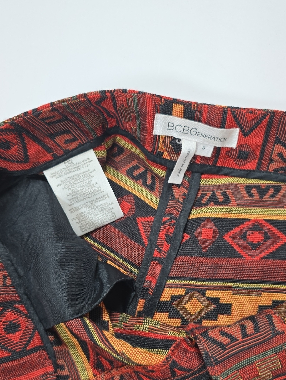 BCBGeneration Red Geometric Aztec Tapestry Shorts High Rise Southwestern Boho 6 - Picture 5 of 11